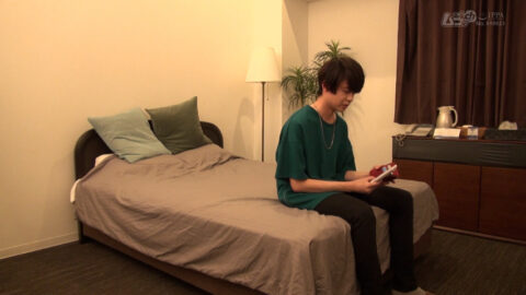 【イケメン筋肉】オトコノコのオナニー サトシ君25歳｜HARU